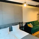 Апартаменти 24 Premium *